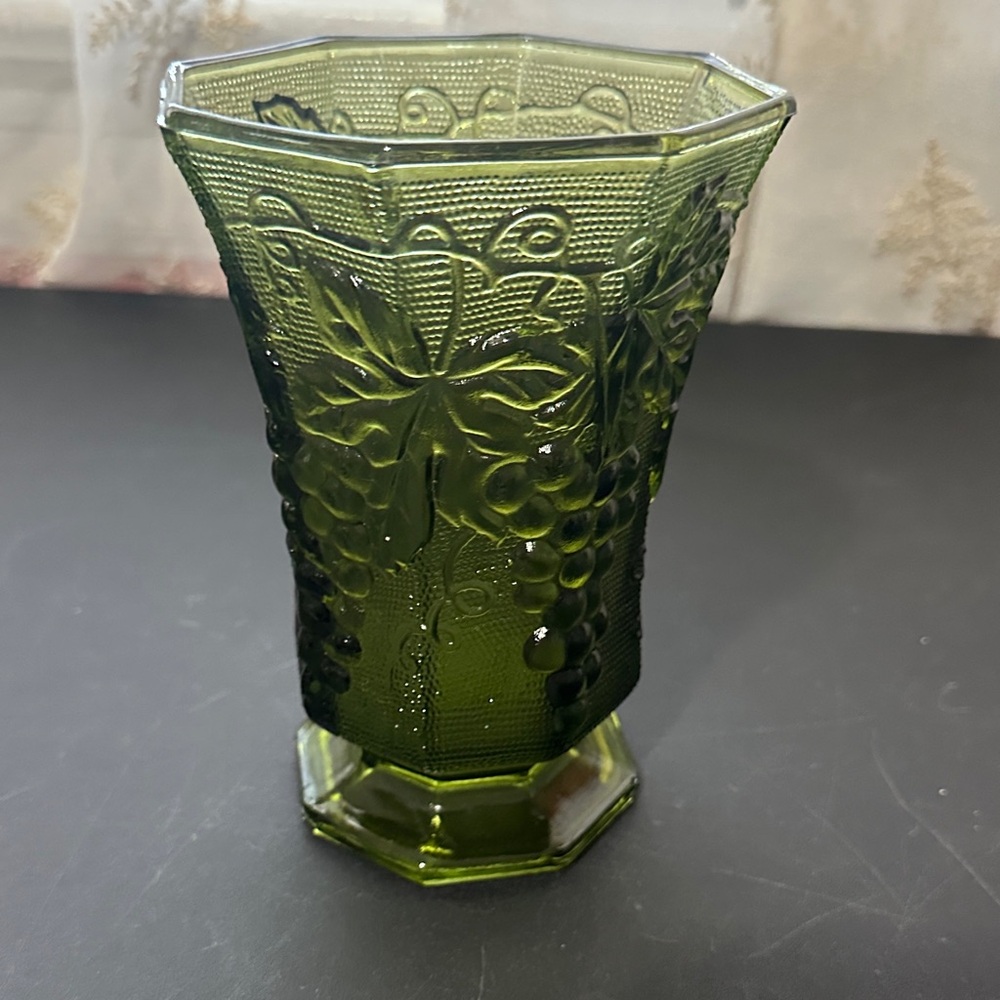 Indiana glass vintage grape vase